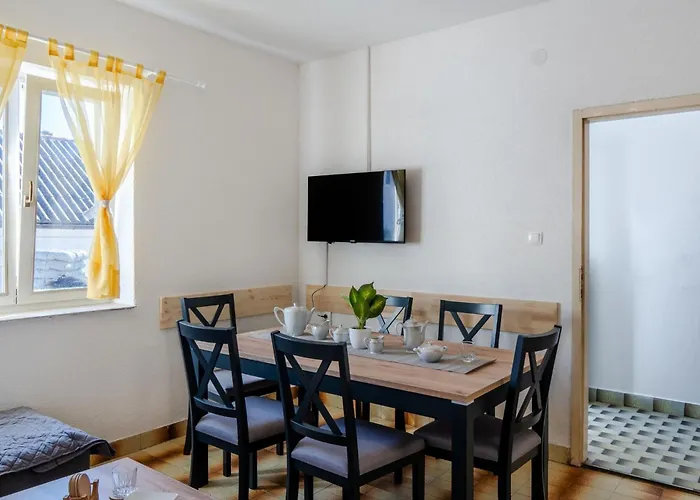 Floreani By Interhome Lägenhet *