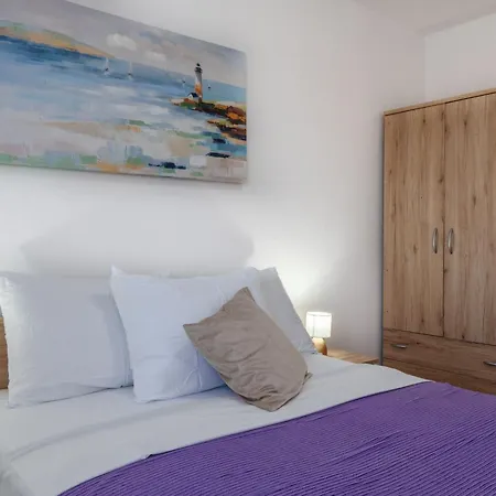 Floreani By Interhome *