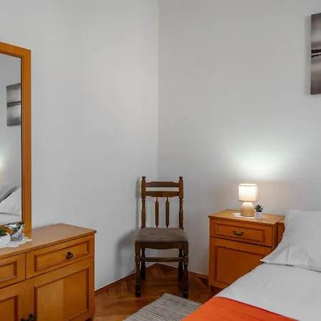 Floreani By Interhome Daire